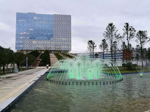喷泉水景支撑架空设备在工程中起到什么作用